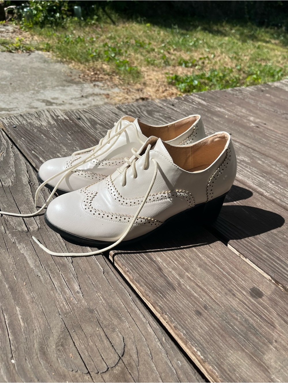 Classic Women's White Lace-Up Wingtip Heels